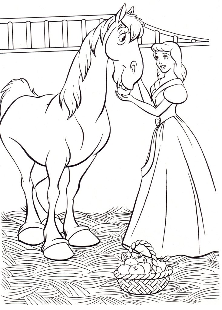 Desenho de Cinderela Alimentando Cavalo com Maçã para Colorir
